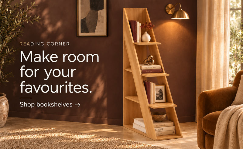 A ladder bookshelf in a warm reading corner: Make room for your favourites